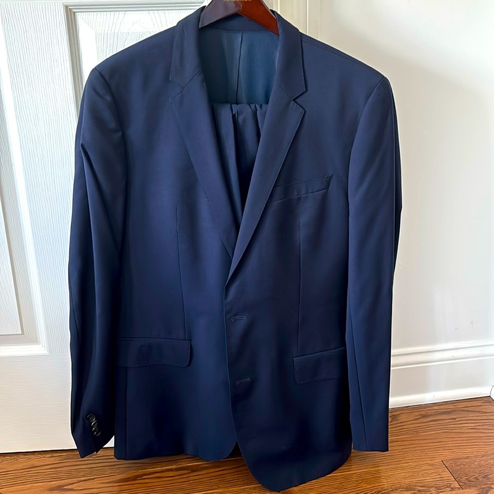 Hugo Boss blue suit in excellent condition
